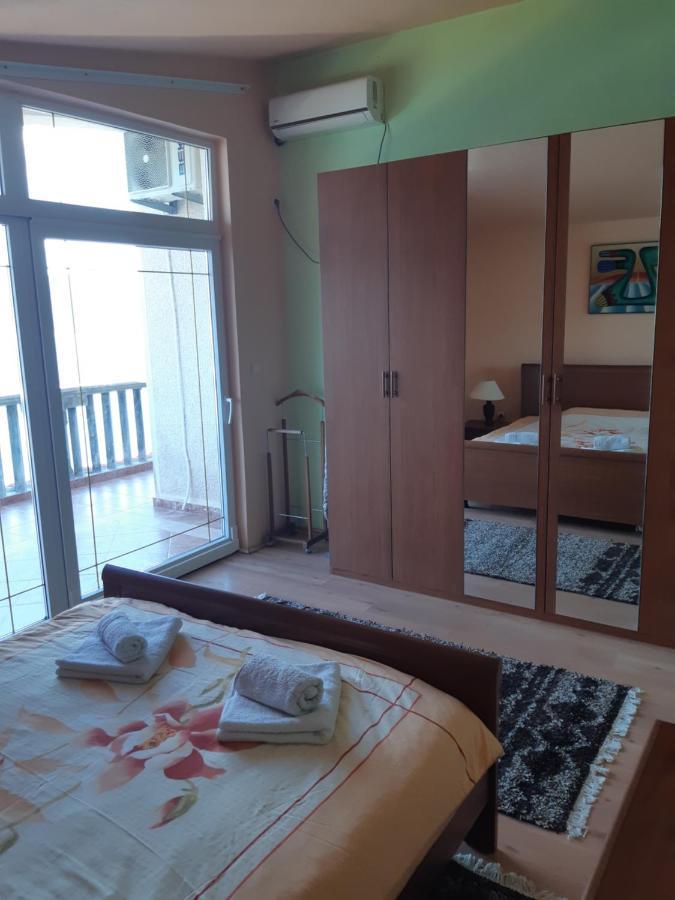 Villa Garden Apartments แฮร์เซ็ก-โนวี ภายนอก รูปภาพ